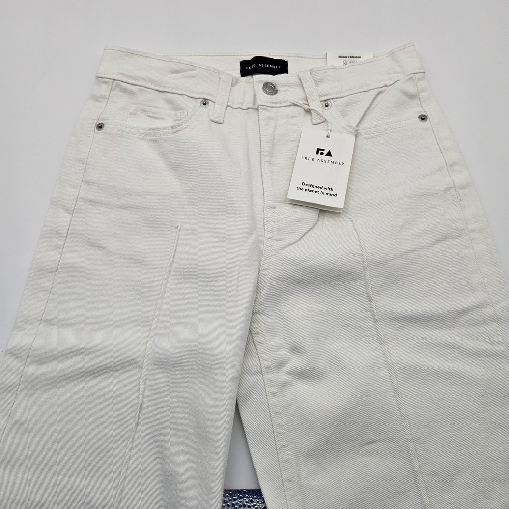 Free Assembly White Mid Rise Cropped Wide Leg Cuffed Jeans Size 0 NWT - Picture 3 of 12